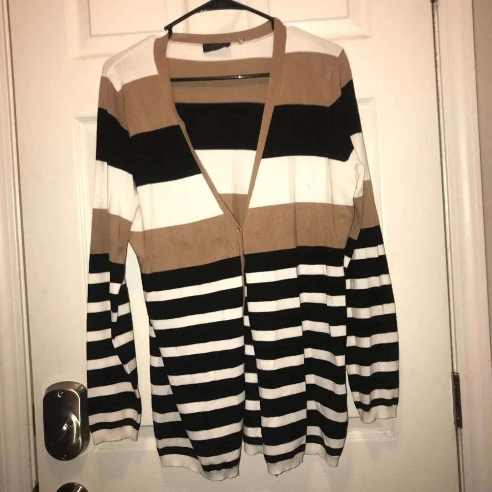 🧾 Striped Sweater